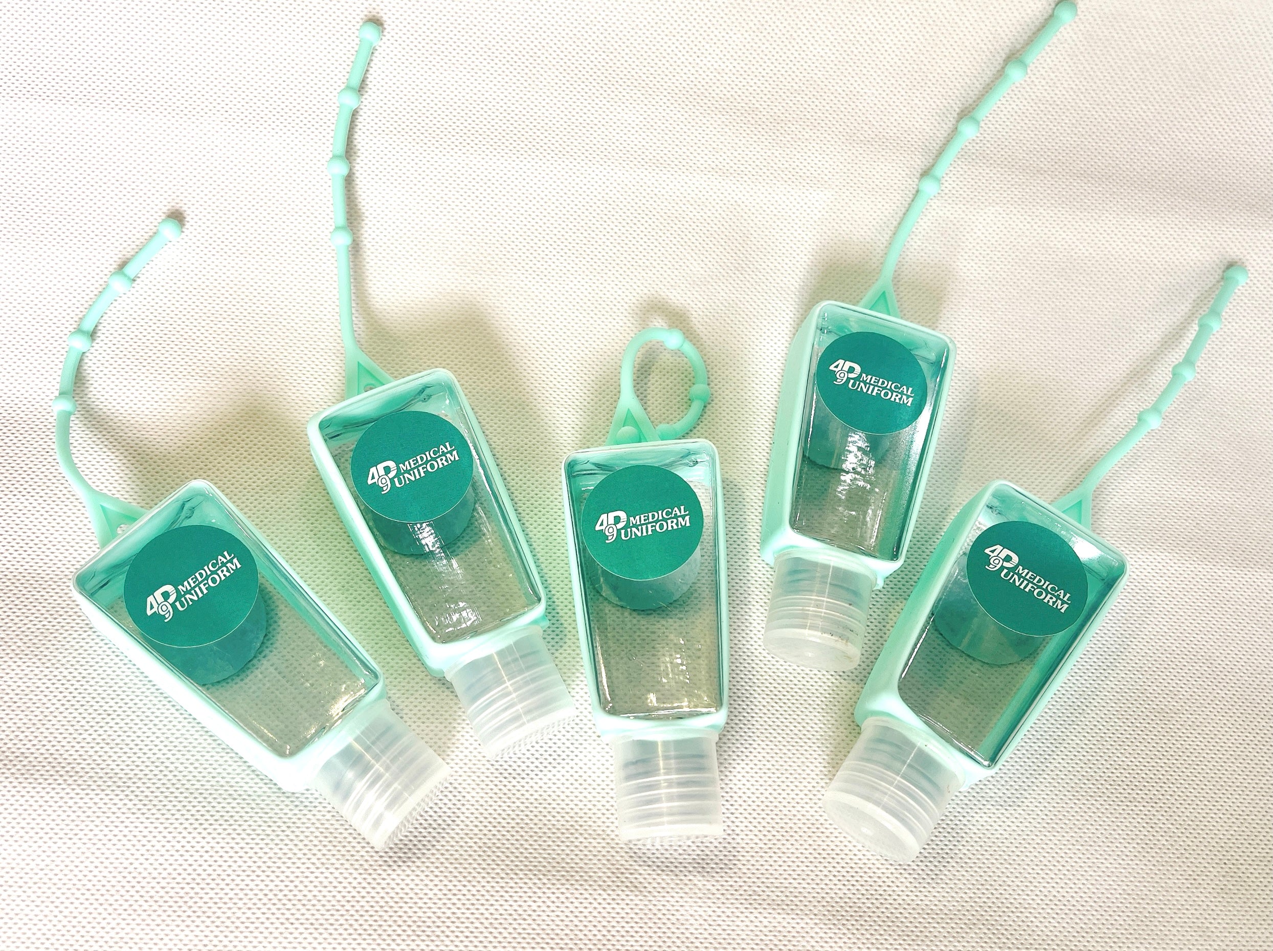 Gel Rửa Tay Khô Kháng Khuẩn 30ml Kèm Vỏ Bọc Silicone Sắc Màu Treo Tiện Lợi