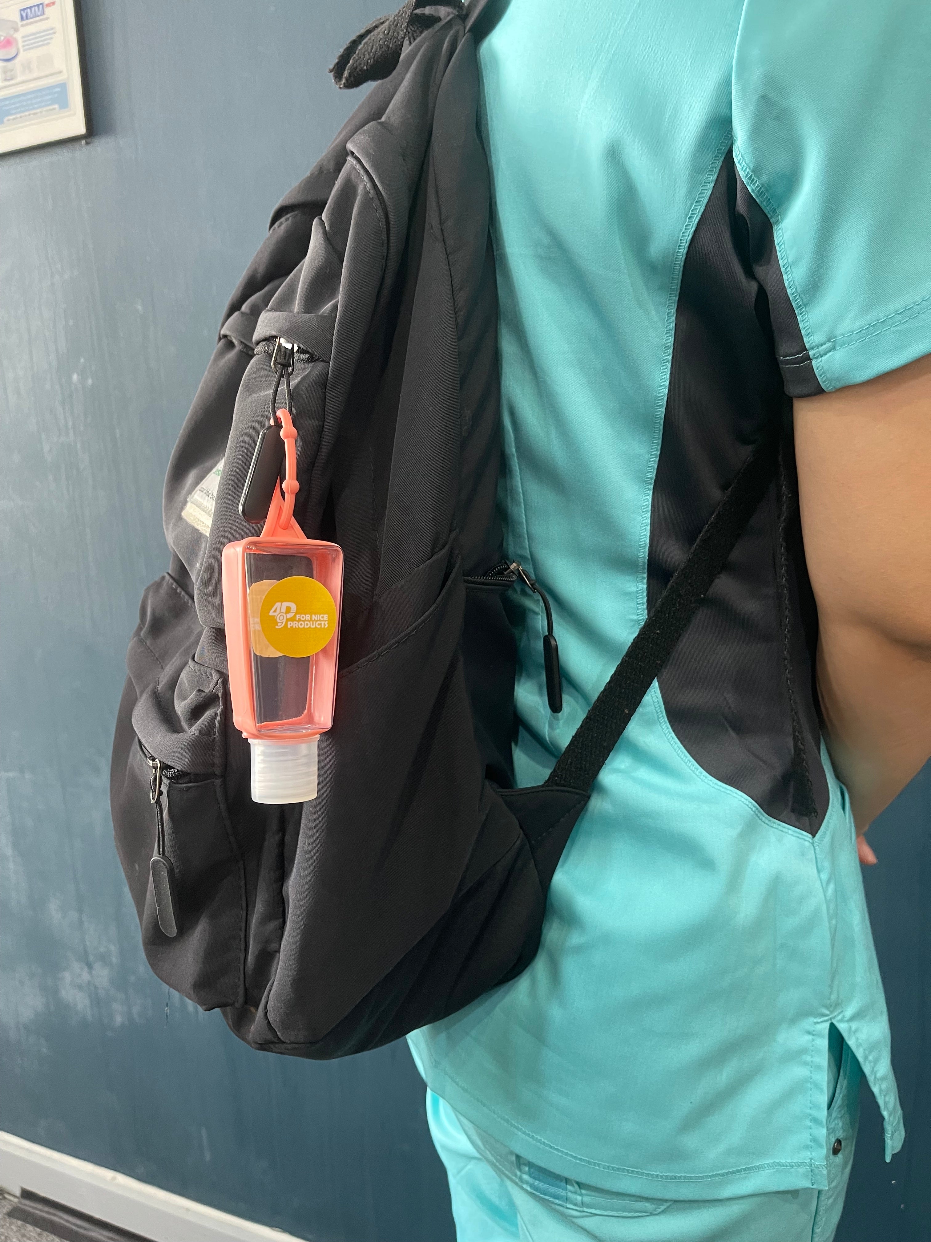 Gel Rửa Tay Khô Kháng Khuẩn 30ml Kèm Vỏ Bọc Silicone Sắc Màu Treo Tiện Lợi