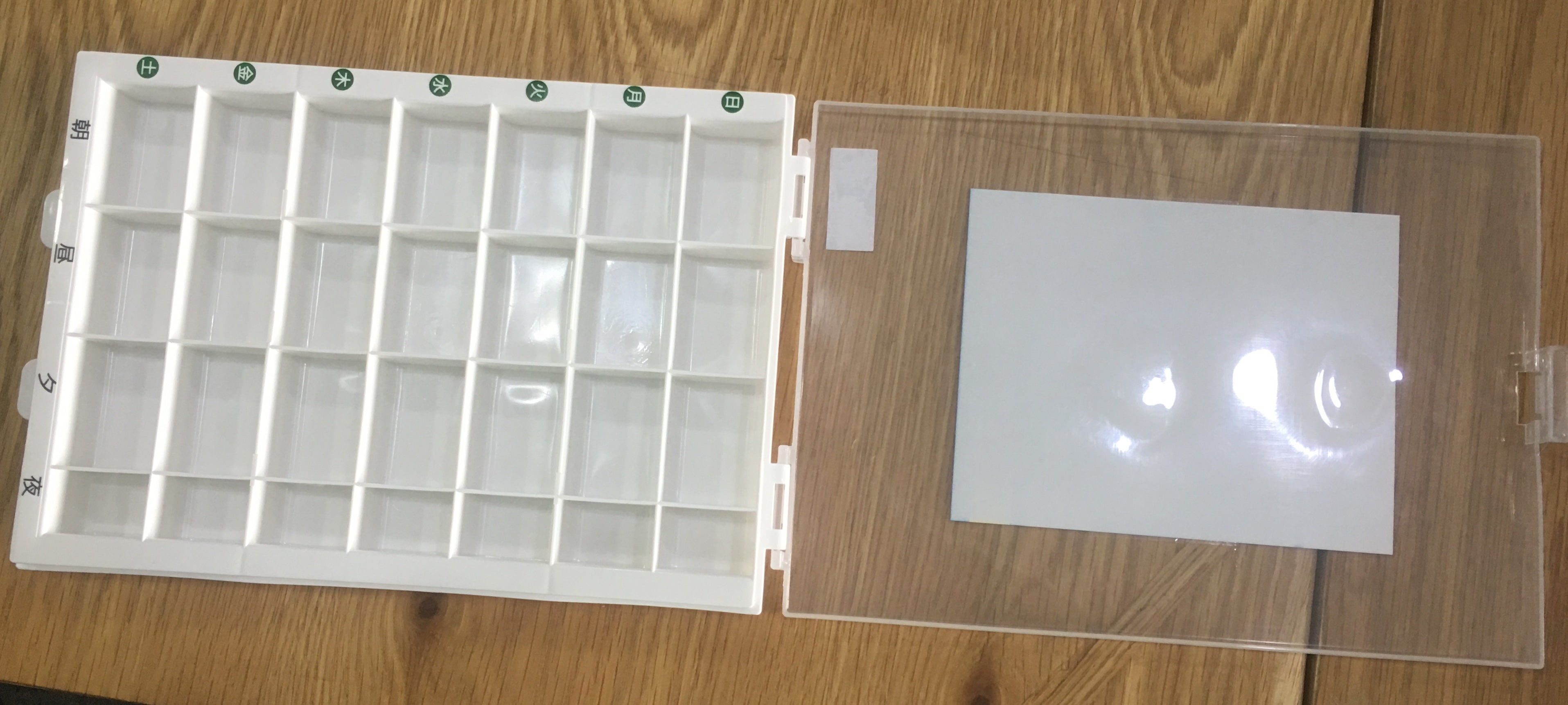 hộp-đựng-phụ-kiện-nha-khoa---28-ngăn-49p.vn