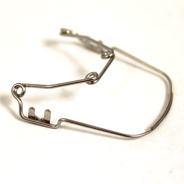 Khí cụ nong hàm bẻ sẵn trên Quad Helix - RMO