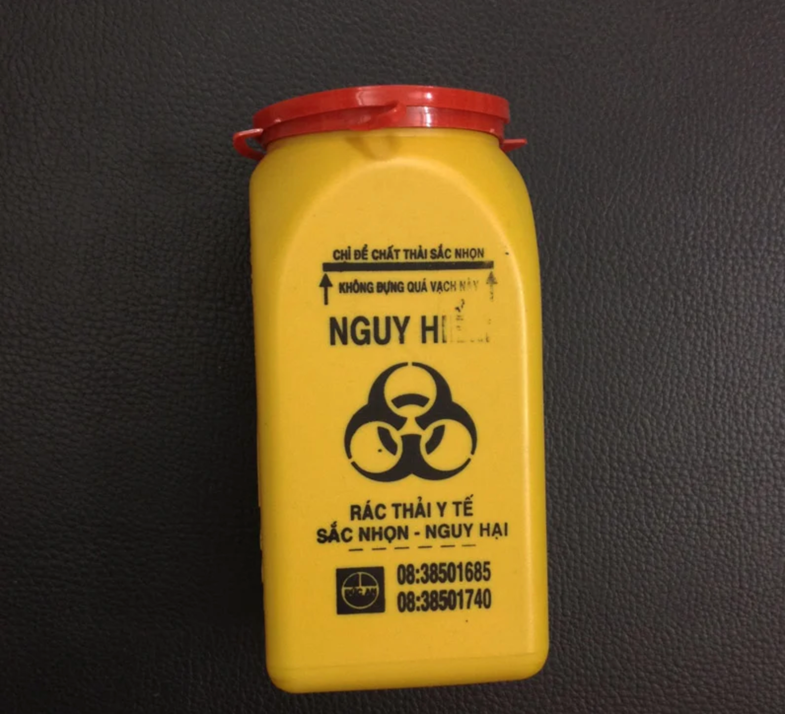 Hộp đựng huỷ kim