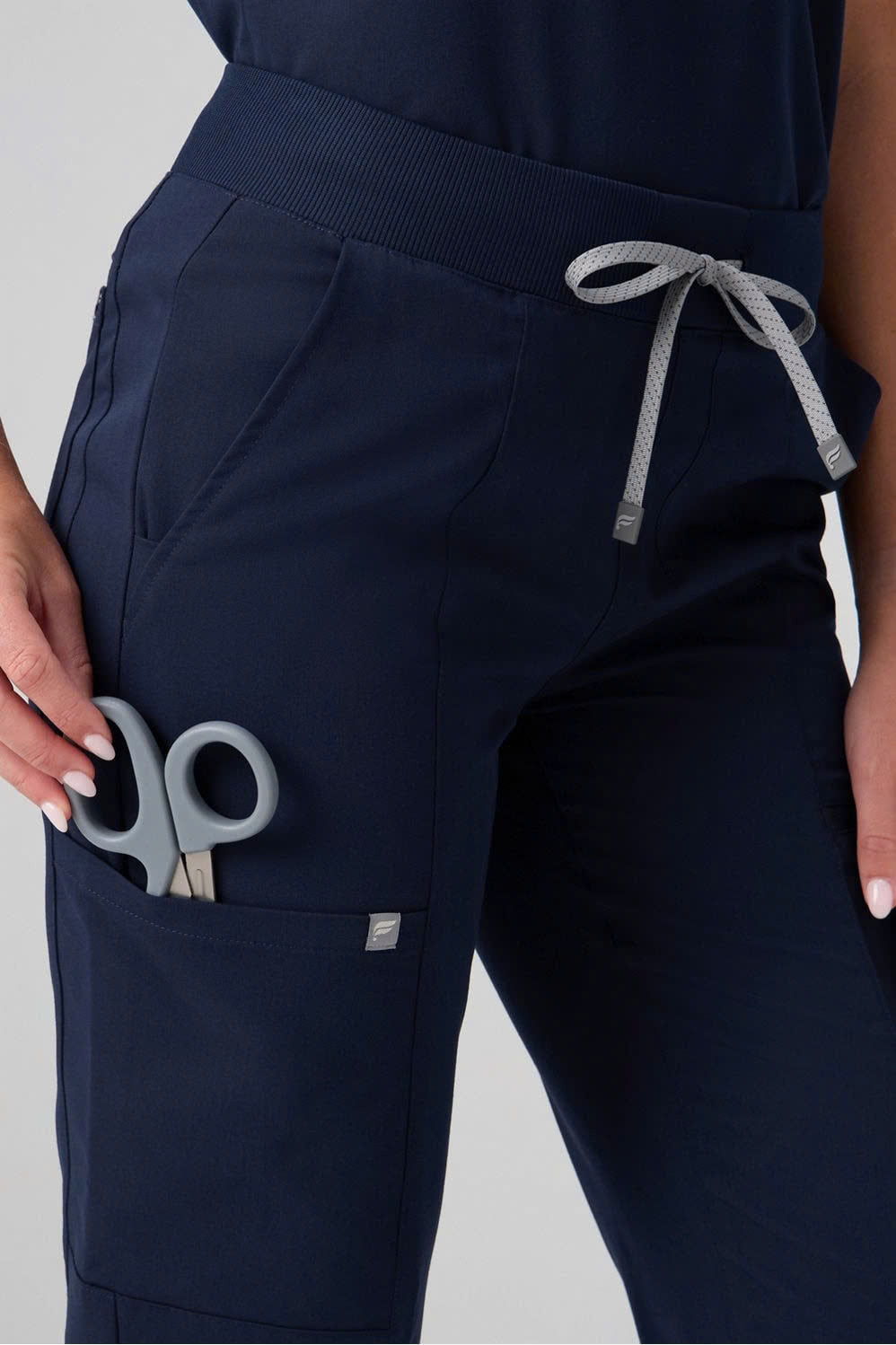 Bộ đồ mổ nữ Evolve Scrub phom rộng hiện đại #49PF2 - 49P Medical Uniform