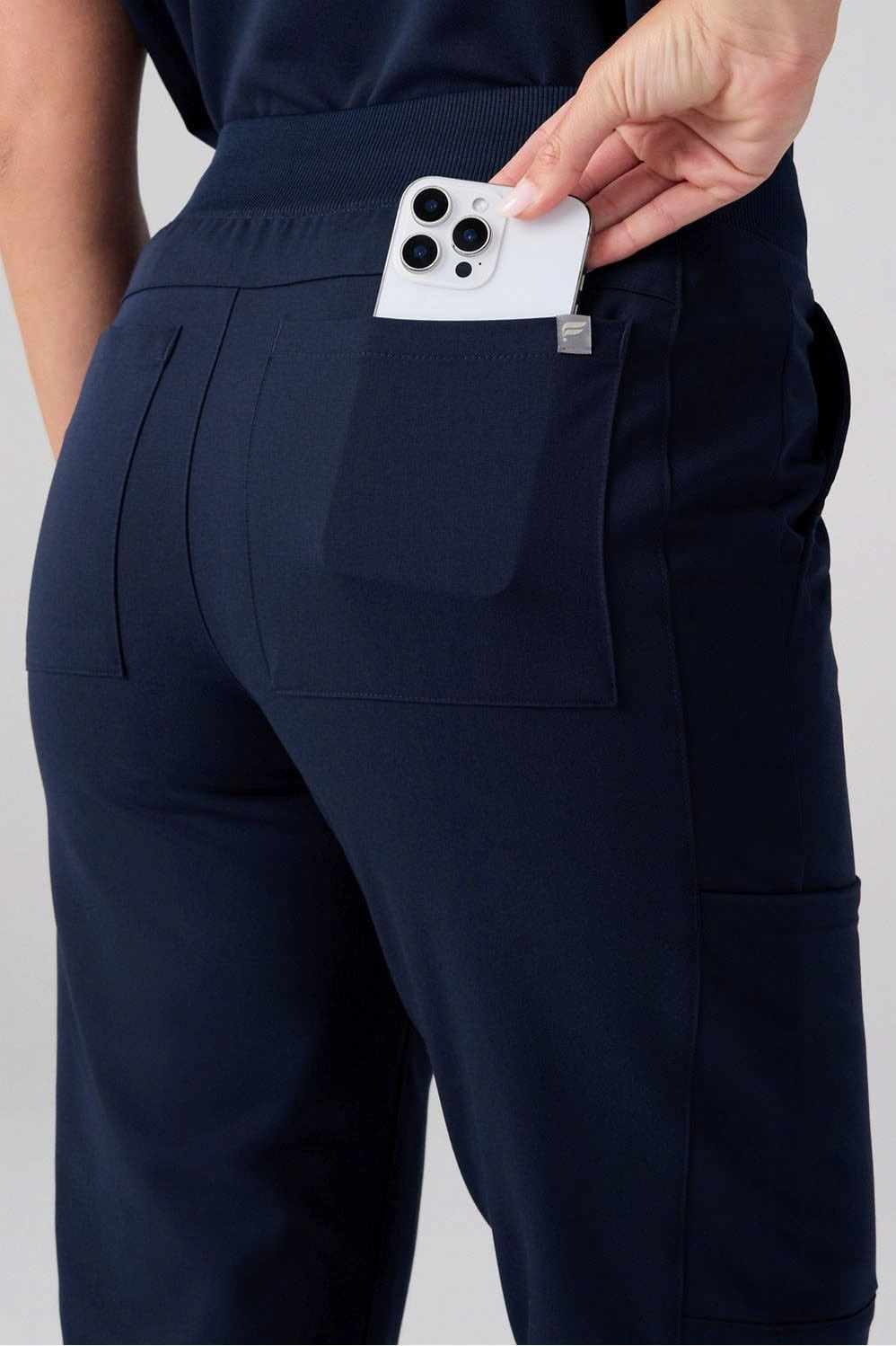 Bộ đồ mổ nữ Evolve Scrub phom rộng hiện đại #49PF2 - 49P Medical Uniform