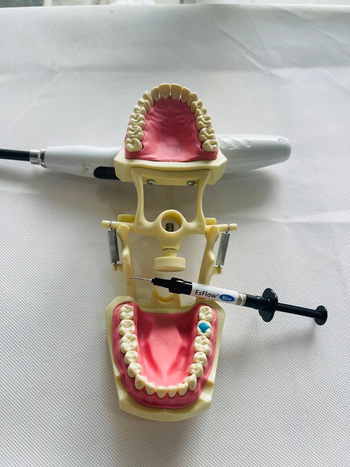 Composite lỏng EsFlow Màu Xanh - Spident