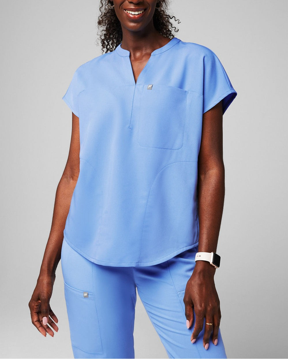 Bộ đồ mổ nữ Evolve Scrub phom rộng hiện đại #49PF2 - 49P Medical Uniform