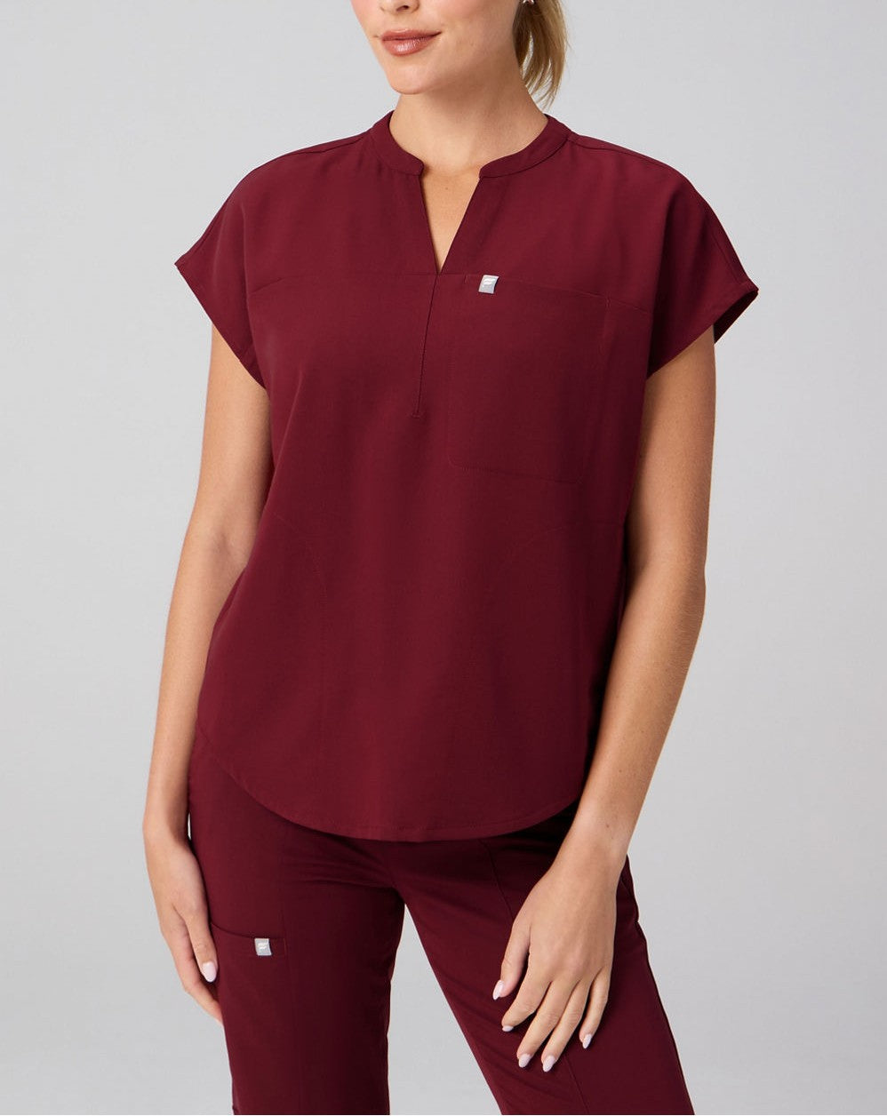 Bộ đồ mổ nữ Evolve Scrub phom rộng hiện đại #49PF2 - 49P Medical Uniform
